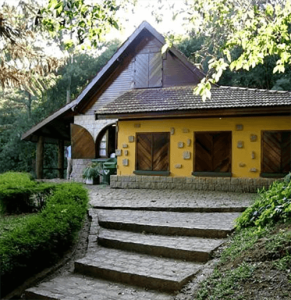 Casa da Bruxa - Casa Encantada no Bosque Alemão - BosqueAlemao.com